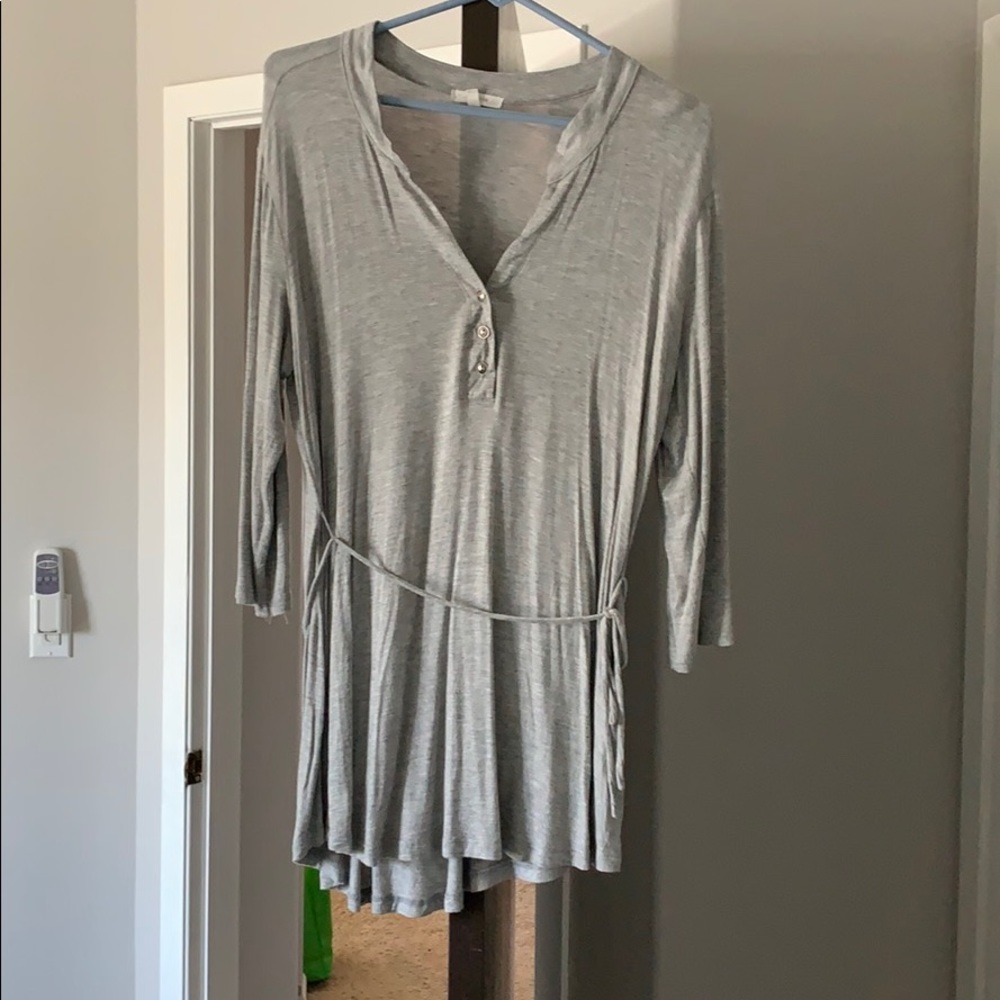 Grey tunic with a tie